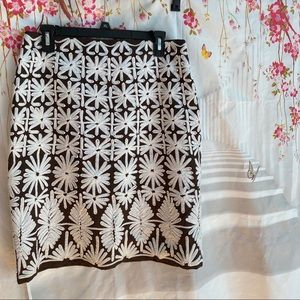 Worth Silk Pencil skirt